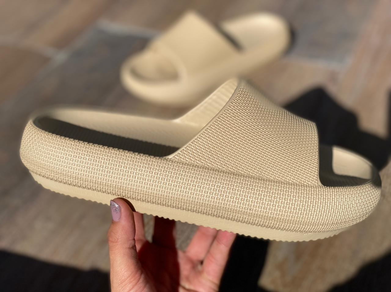 SANDALIAS ANTIDESLIZANTES YEEZ 3D (Nueva Tecnologia EVA)