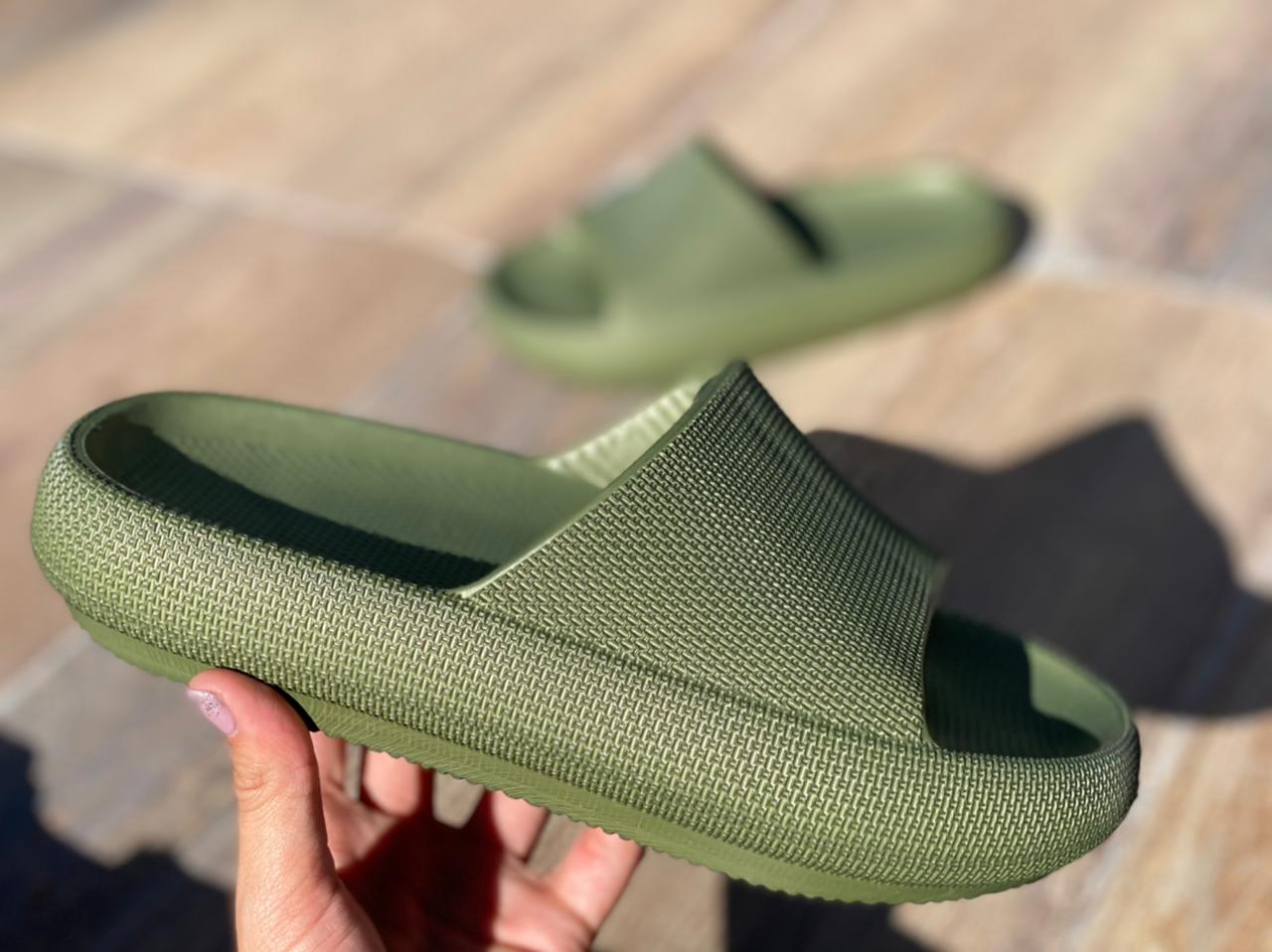 SANDALIAS ANTIDESLIZANTES YEEZ 3D (Nueva Tecnologia EVA)